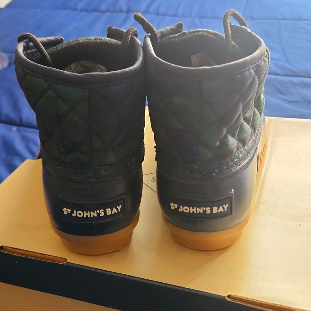 St John's Bay boots  Denton...  Duck Boots - Picture 4 of 5